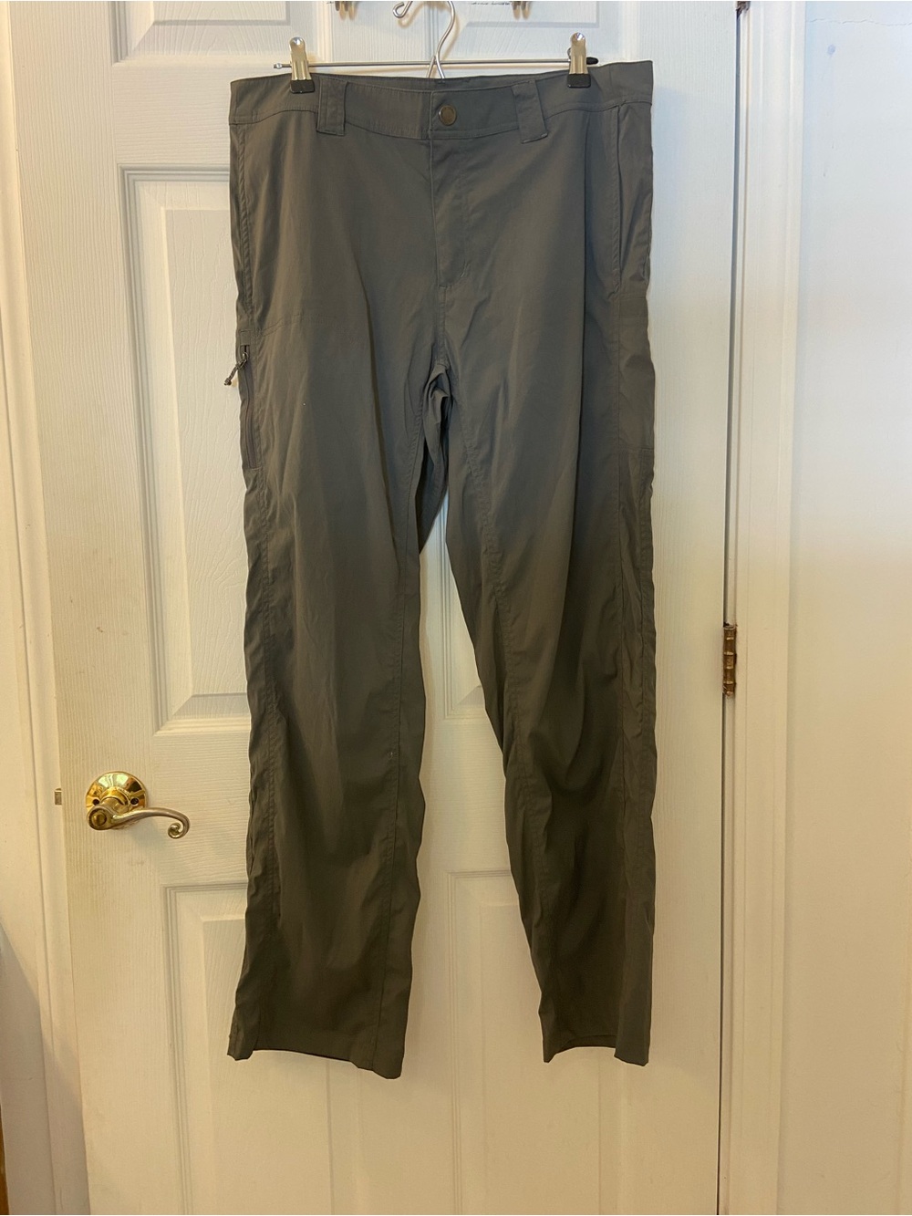 White Sierra Men's Cargo Pants in Slate Gray